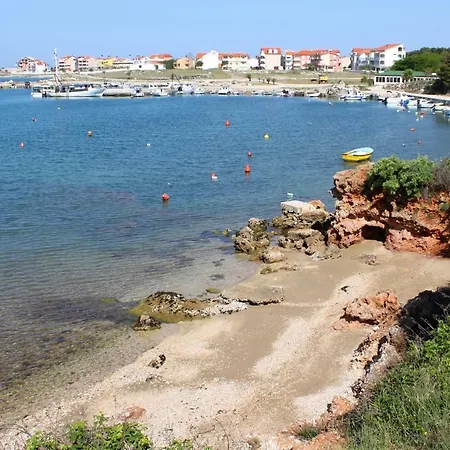 With A Parking Space Povljana, Pag - 17337 Daire *